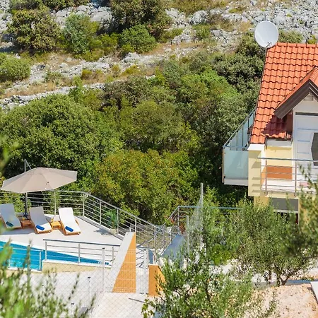 Olive Tree 빌라 로고즈니차